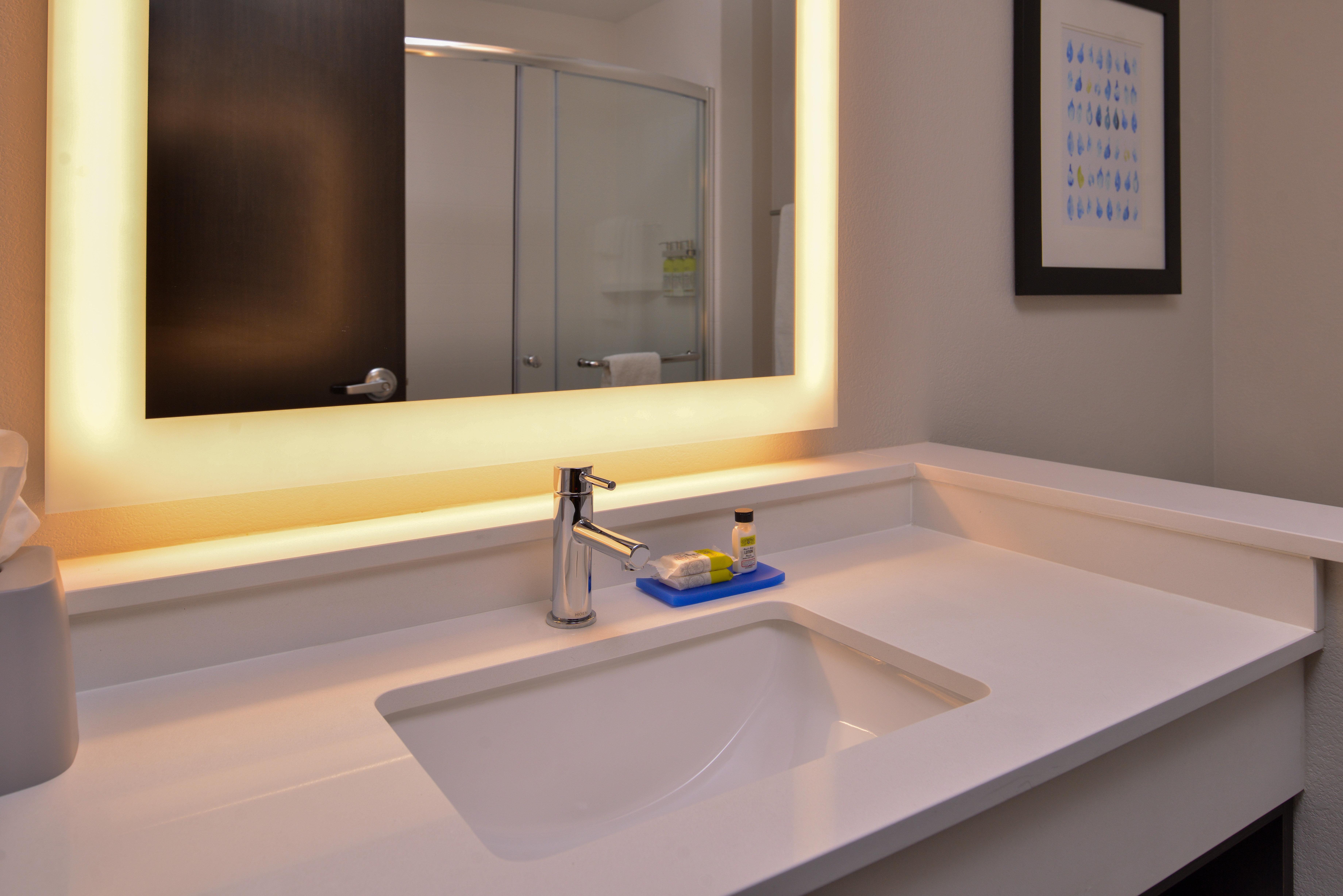 Holiday Inn Express & Suites - Olathe West By Ihg Buitenkant foto