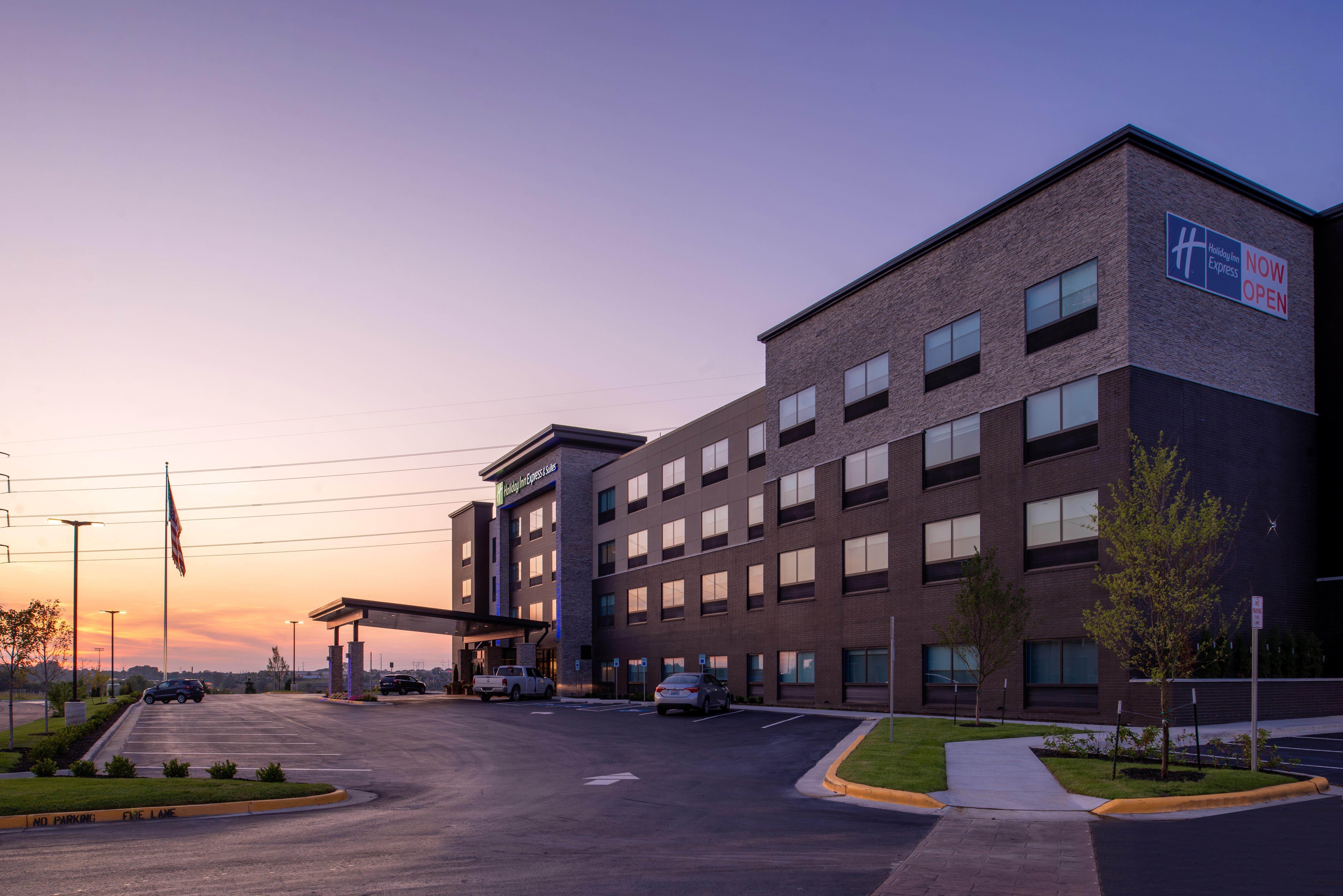 Holiday Inn Express & Suites - Olathe West By Ihg Buitenkant foto