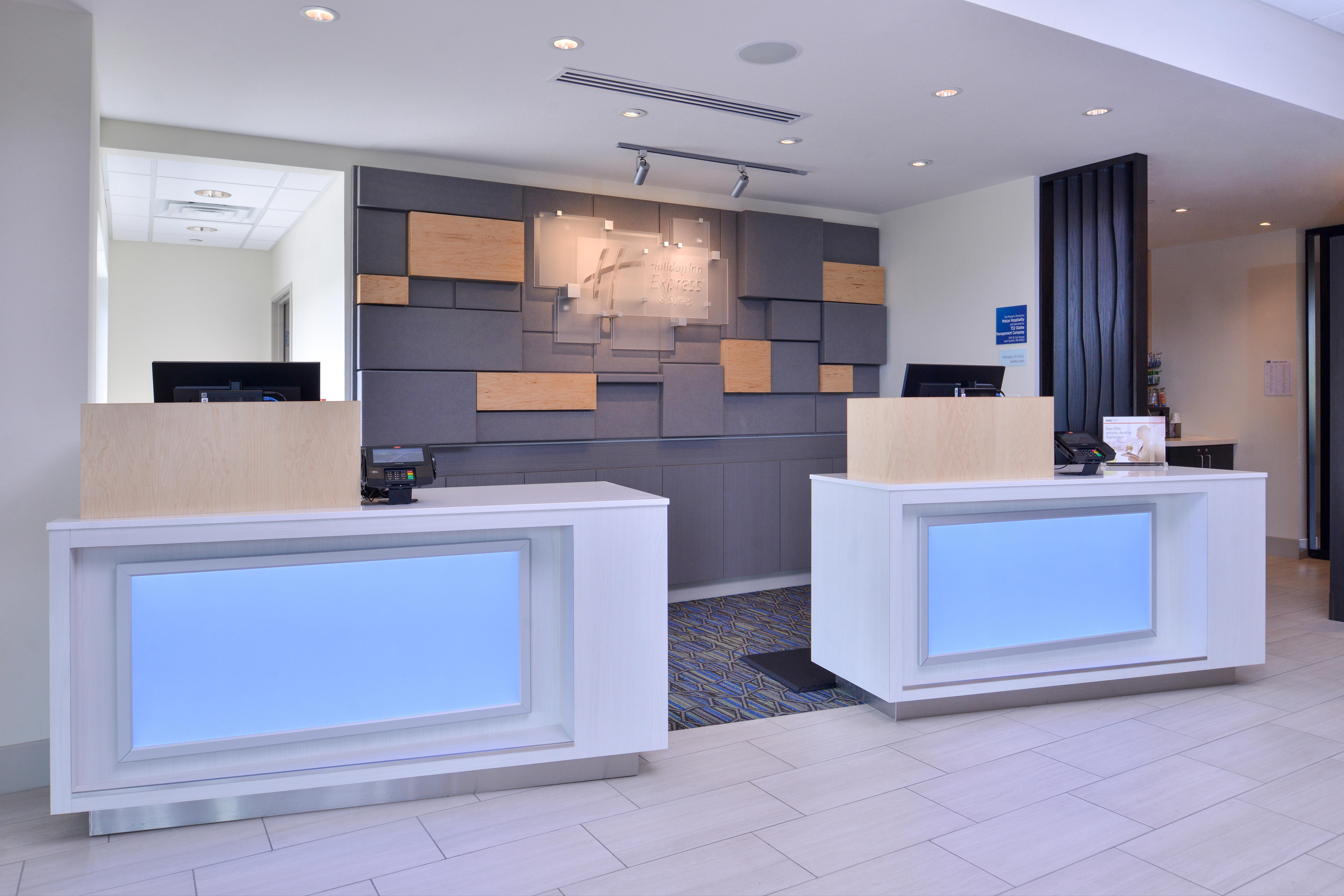 Holiday Inn Express & Suites - Olathe West By Ihg Buitenkant foto