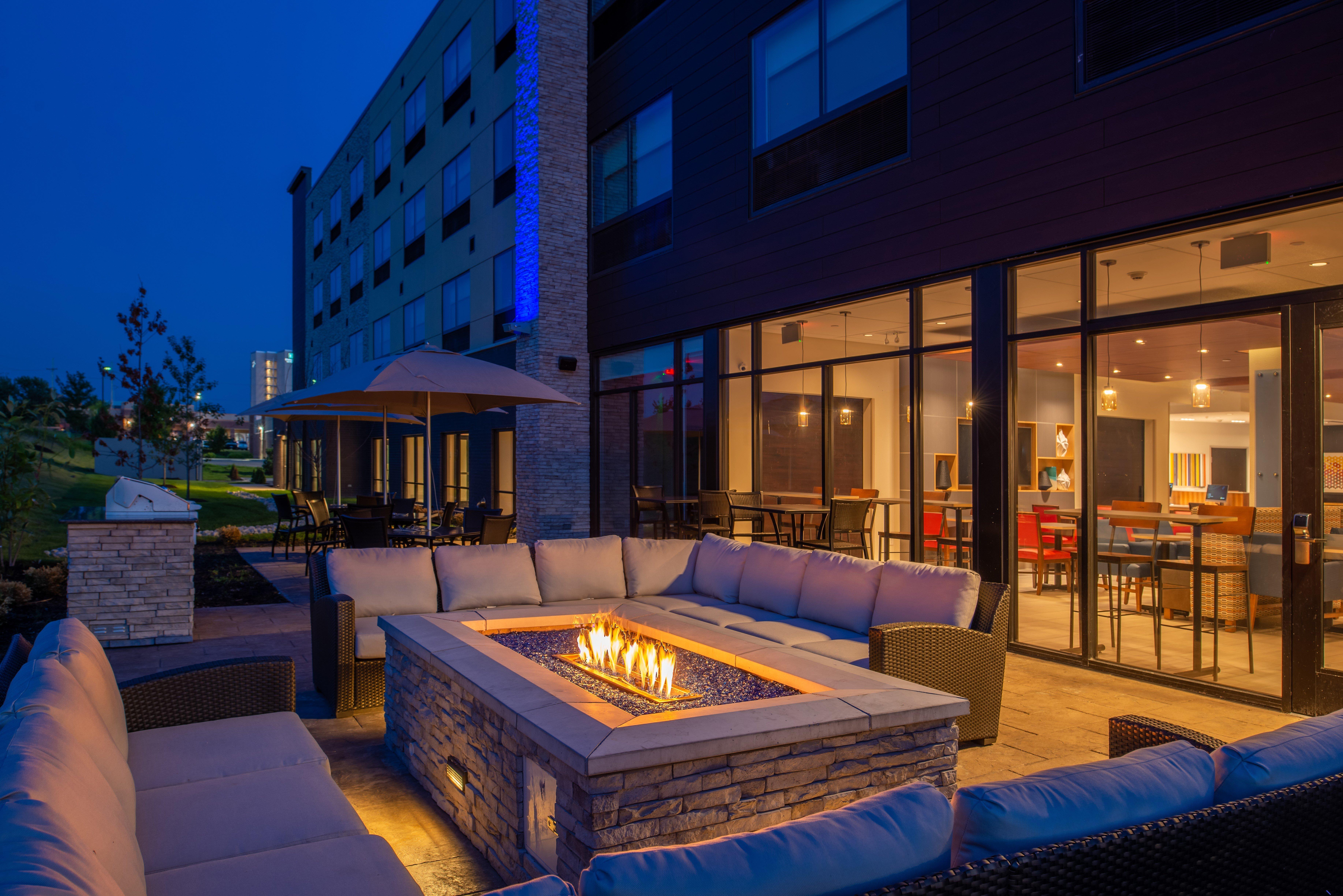 Holiday Inn Express & Suites - Olathe West By Ihg Buitenkant foto